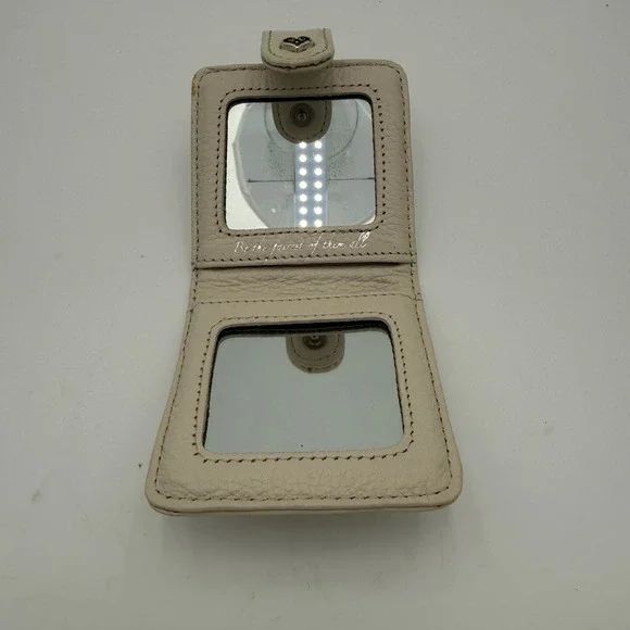 Brighton Cream Croc Embossed Leather Double Travel Mirror Heart Snap Closure - Picture 4 of 7
